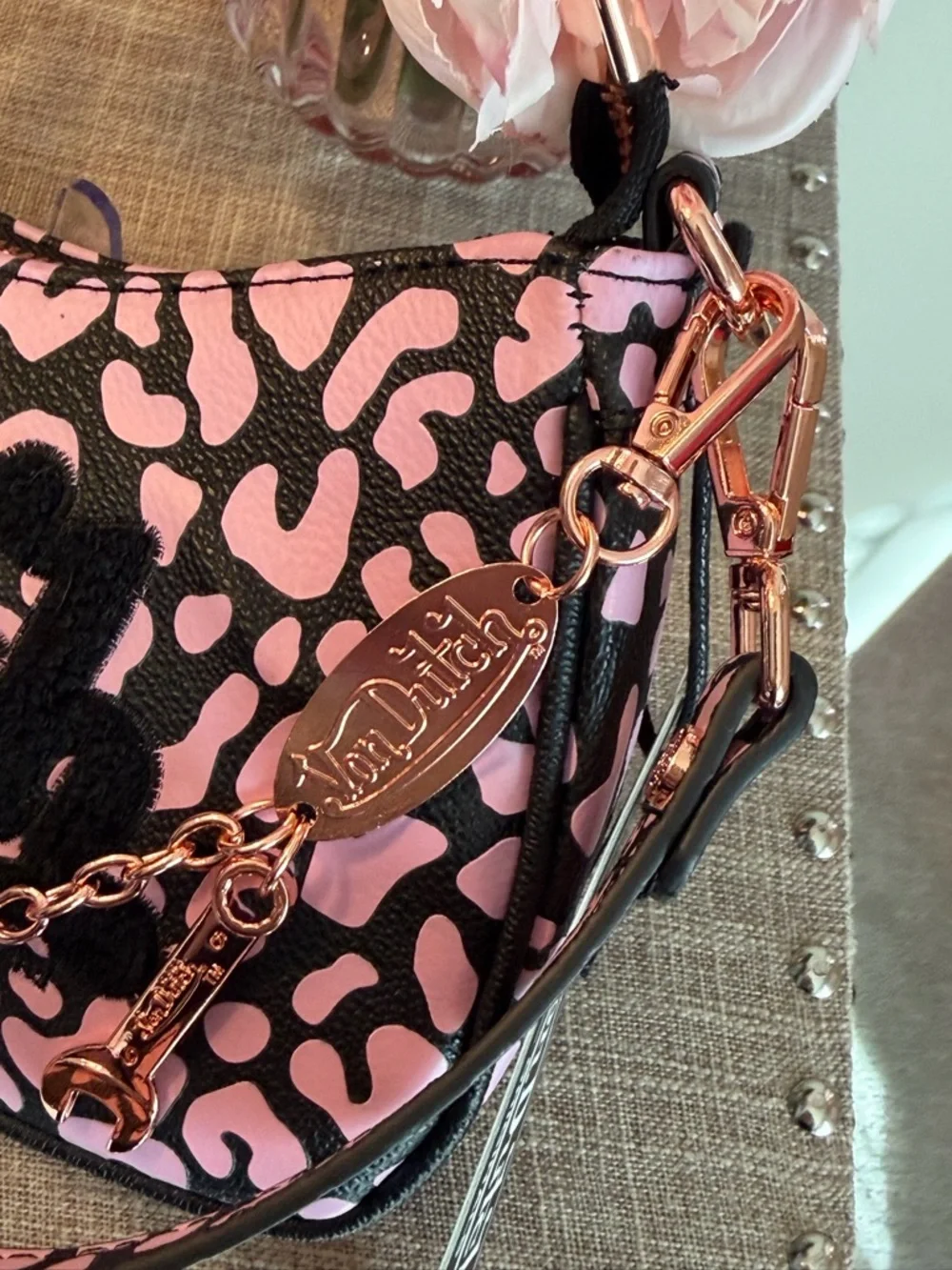 Von Dutch NWT Pink Leopard-Print Shoulder Bag with Rose Gold Chain - Picture 6 of 8